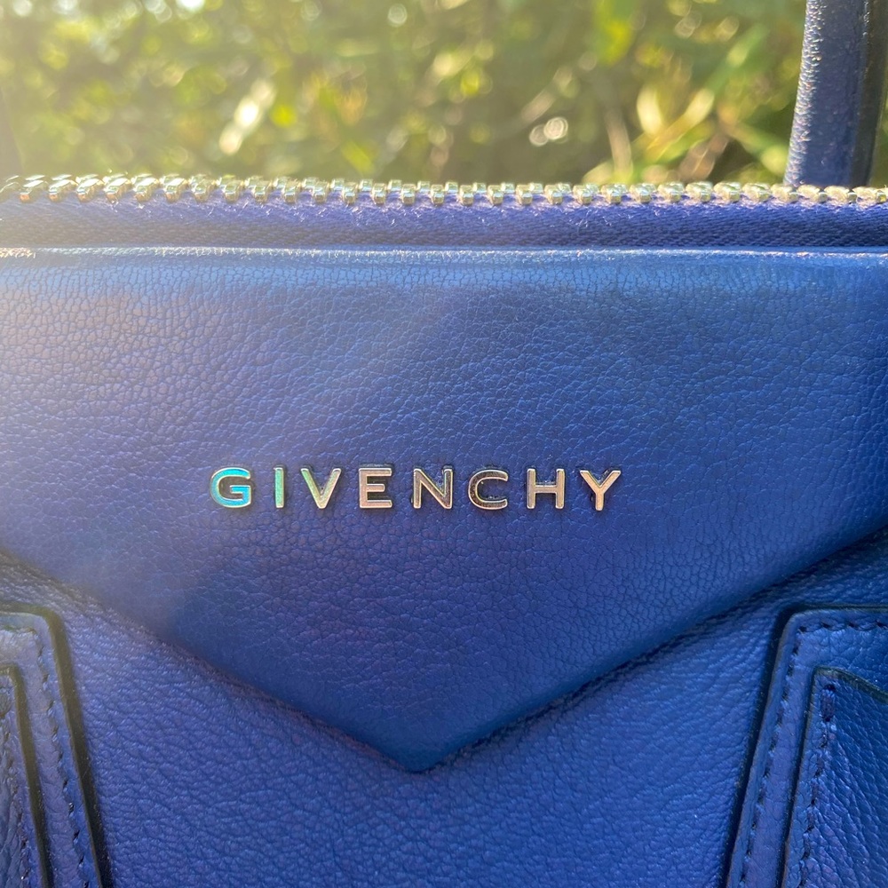 Givenchy Medium Antigone Bag (Blue)